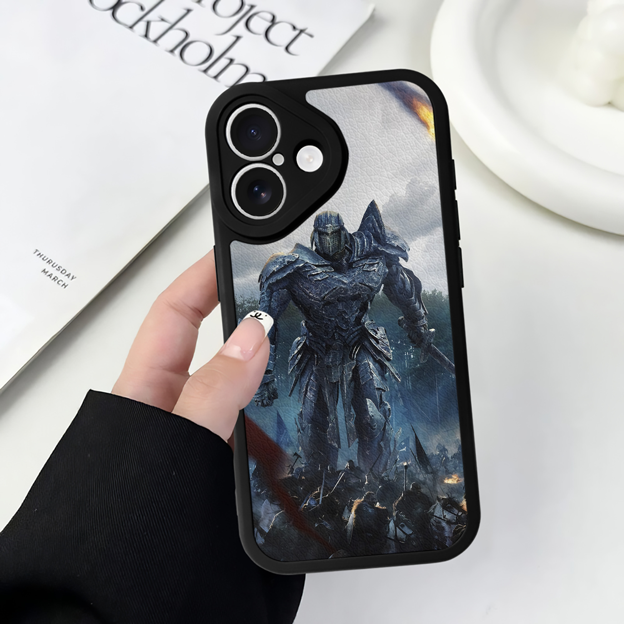 （画像用） Transformers トランスフォーマー 【iPhone 16シリーズ対応】シリコンスマホケース（レザー調） 材質：シリコン